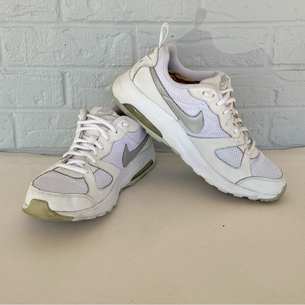 Nike Air Max Muse Sneakers Women's 10 - Picture 3 of 13
